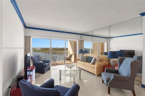 Купить кондоминиум в Санни-Айлс-Бич, Флорида 1 спальня, 70.79м2, № 1957377 - фото 14