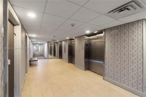 Купить кондоминиум в Санни-Айлс-Бич, Флорида 1 спальня, 70.79м2, № 1957377 - фото 9