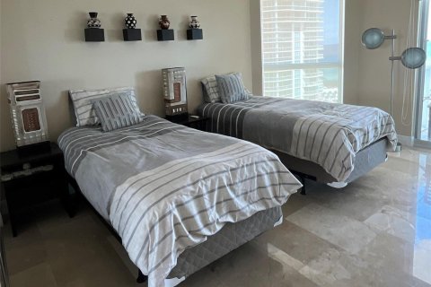Condo in Sunny Isles Beach, Florida, 2 bedrooms № 2089492 - photo 28
