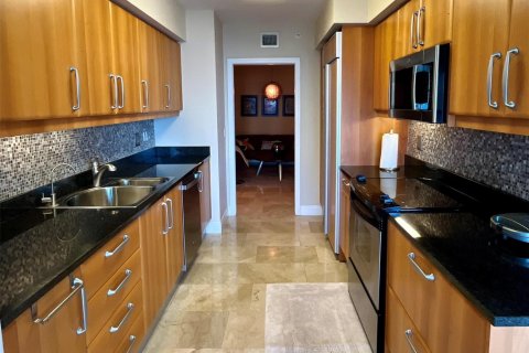 Condo in Sunny Isles Beach, Florida, 2 bedrooms № 2089492 - photo 12
