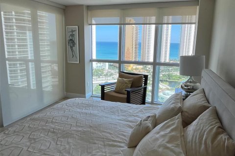 Condo in Sunny Isles Beach, Florida, 2 bedrooms № 2089492 - photo 16