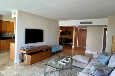 Condo in Sunny Isles Beach, Florida, 2 bedrooms № 2089492 - photo 8