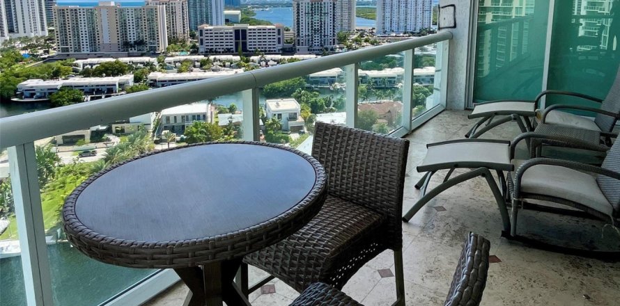 Condo in Sunny Isles Beach, Florida, 2 bedrooms № 2089492