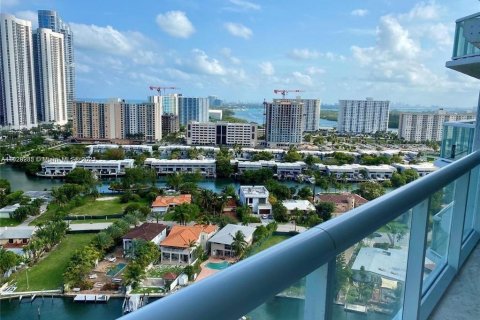 Condo in Sunny Isles Beach, Florida, 2 bedrooms № 2089492 - photo 2