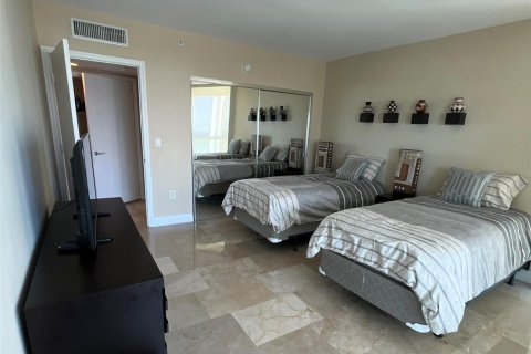Condo in Sunny Isles Beach, Florida, 2 bedrooms № 2089492 - photo 30