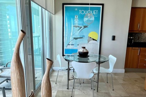 Condo in Sunny Isles Beach, Florida, 2 bedrooms № 2089492 - photo 9