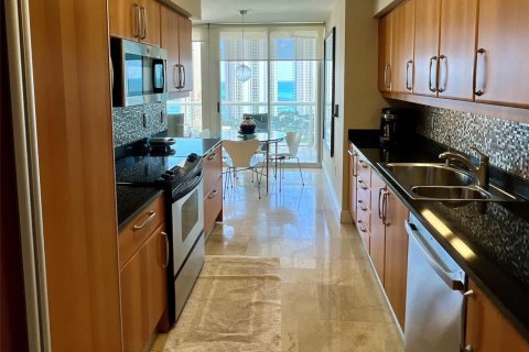 Condo in Sunny Isles Beach, Florida, 2 bedrooms № 2089492 - photo 11