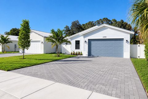 Villa ou maison à vendre à Jupiter, Floride: 4 chambres, 176.89 m2 № 2426351 - photo 6