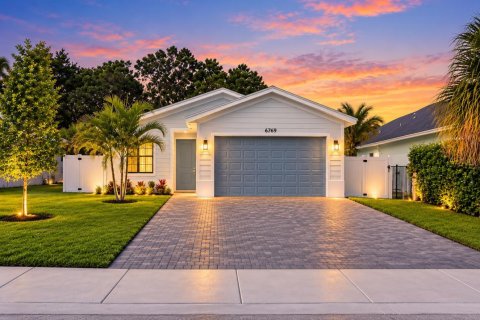 Villa ou maison à Jupiter, Floride 4 chambres, 176.89 m2 № 2426351