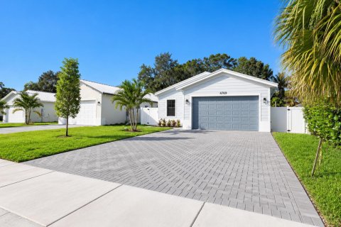 Villa ou maison à vendre à Jupiter, Floride: 4 chambres, 176.89 m2 № 2426351 - photo 3