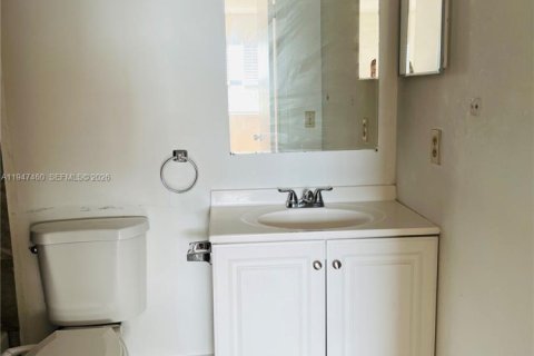 Touwnhouse à vendre à Fort Lauderdale, Floride: 2 chambres, 95.88 m2 № 2152945 - photo 11