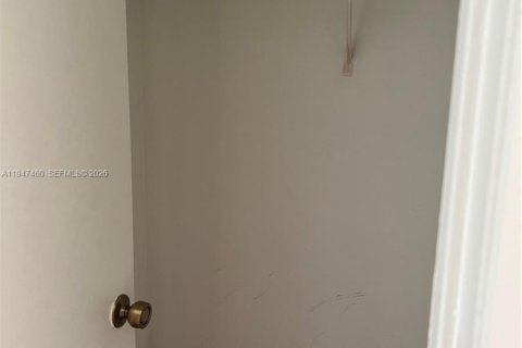 Touwnhouse à vendre à Fort Lauderdale, Floride: 2 chambres, 95.88 m2 № 2152945 - photo 9
