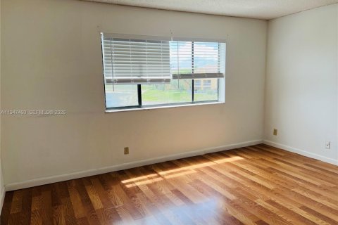 Touwnhouse à vendre à Fort Lauderdale, Floride: 2 chambres, 95.88 m2 № 2152945 - photo 8