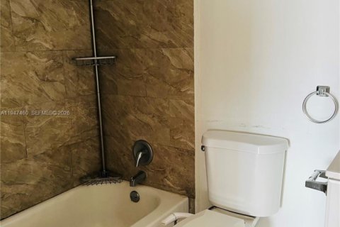 Touwnhouse à vendre à Fort Lauderdale, Floride: 2 chambres, 95.88 m2 № 2152945 - photo 12