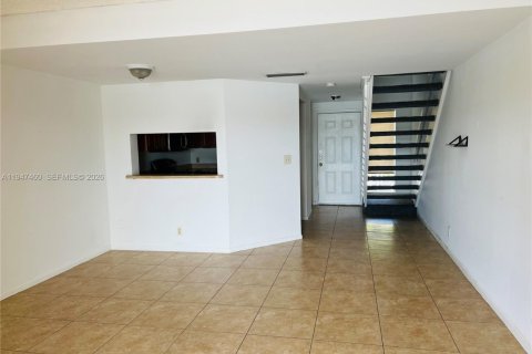 Touwnhouse à vendre à Fort Lauderdale, Floride: 2 chambres, 95.88 m2 № 2152945 - photo 3