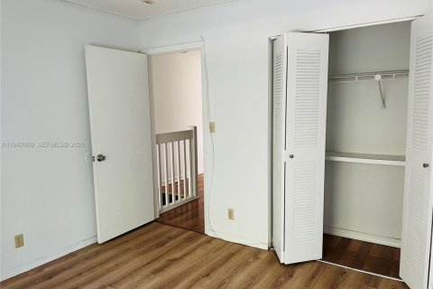 Touwnhouse à vendre à Fort Lauderdale, Floride: 2 chambres, 95.88 m2 № 2152945 - photo 14