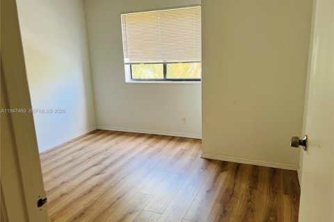 Touwnhouse à vendre à Fort Lauderdale, Floride: 2 chambres, 95.88 m2 № 2152945 - photo 13