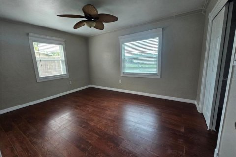 House in Kenneth City, Florida 3 bedrooms, 131.55 sq.m. № 1827695 - photo 6