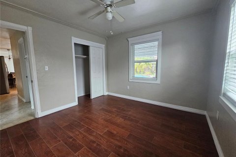 House in Kenneth City, Florida 3 bedrooms, 131.55 sq.m. № 1827695 - photo 9