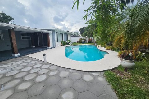 House in Kenneth City, Florida 3 bedrooms, 131.55 sq.m. № 1827695 - photo 21