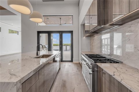 Casa en venta en New Smyrna Beach, Florida, 5 dormitorios, 510.96 m2 № 1566658 - foto 10