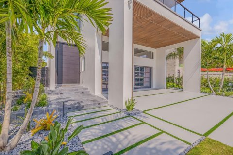 Casa en venta en New Smyrna Beach, Florida, 5 dormitorios, 510.96 m2 № 1566658 - foto 26