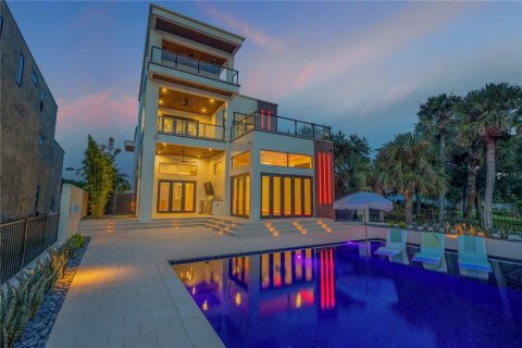 Casa en venta en New Smyrna Beach, Florida, 5 dormitorios, 510.96 m2 № 1566658 - foto 15