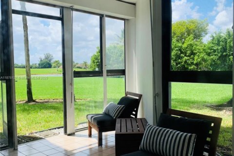 Copropriété à vendre à Weston, Floride: 2 chambres, 114.73 m2 № 1978819 - photo 7