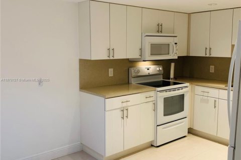 Copropriété à vendre à Weston, Floride: 2 chambres, 114.73 m2 № 1978819 - photo 11