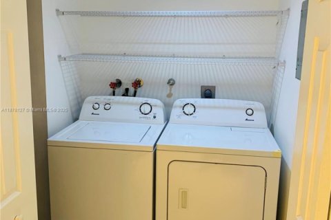 Copropriété à vendre à Weston, Floride: 2 chambres, 114.73 m2 № 1978819 - photo 15