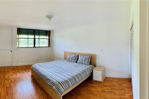 Copropriété à vendre à Weston, Floride: 2 chambres, 114.73 m2 № 1978819 - photo 6