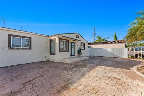 Купить виллу или дом в Опа-Локка, Флорида 3 спальни, 112.6м2, № 1933726 - фото 3