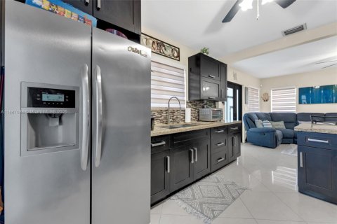 Купить виллу или дом в Опа-Локка, Флорида 3 спальни, 112.6м2, № 1933726 - фото 21