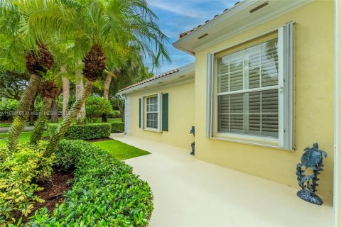 House in Palm Beach Gardens, Florida 3 bedrooms, 188.41 sq.m. № 1892494 - photo 2