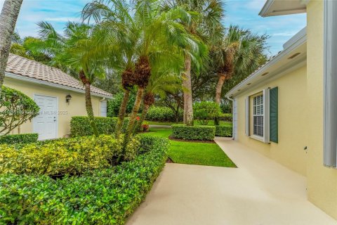 House in Palm Beach Gardens, Florida 3 bedrooms, 188.41 sq.m. № 1892494 - photo 3