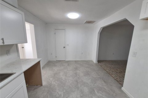 Villa ou maison à louer à Beverly Hills, Floride: 3 chambres, 120.22 m2 № 2157017 - photo 6
