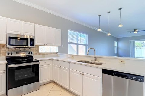 Villa ou maison à vendre à Zephyrhills, Floride: 4 chambres, 194.07 m2 № 2410487 - photo 17