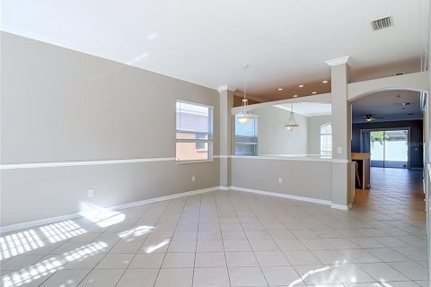 Villa ou maison à vendre à Zephyrhills, Floride: 4 chambres, 194.07 m2 № 2410487 - photo 11