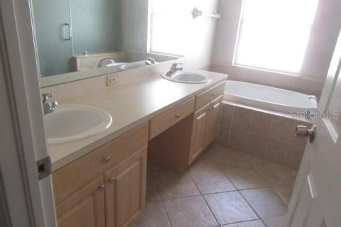 Villa ou maison à vendre à Zephyrhills, Floride: 4 chambres, 194.07 m2 № 2410487 - photo 6