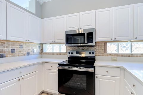 Villa ou maison à vendre à Zephyrhills, Floride: 4 chambres, 194.07 m2 № 2410487 - photo 20