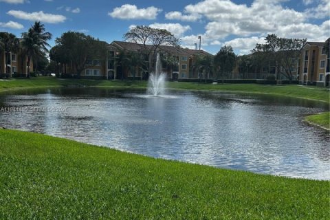 Condo in Miramar, Florida, 2 bedrooms  № 1998598 - photo 26