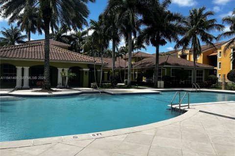 Condo in Miramar, Florida, 2 bedrooms  № 1998598 - photo 22