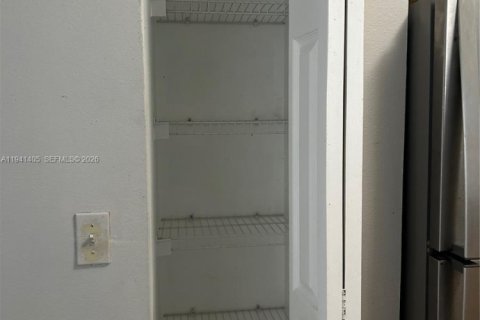 Condo in Miramar, Florida, 2 bedrooms  № 1998598 - photo 12