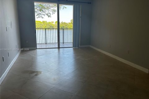 Condo in Miramar, Florida, 2 bedrooms  № 1998598 - photo 6