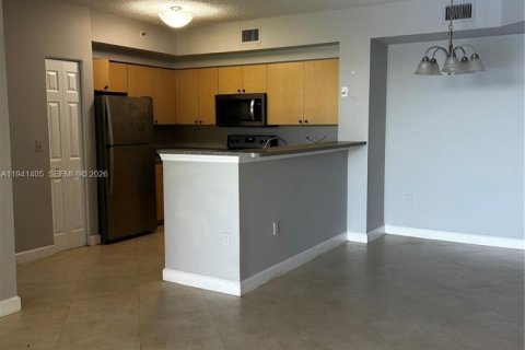 Condo in Miramar, Florida, 2 bedrooms  № 1998598 - photo 5