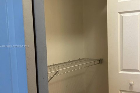 Condo in Miramar, Florida, 2 bedrooms  № 1998598 - photo 11