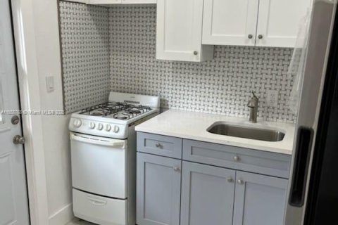 Commercial property in Miami Beach, Florida 318.19 sq.m. № 1958000 - photo 19