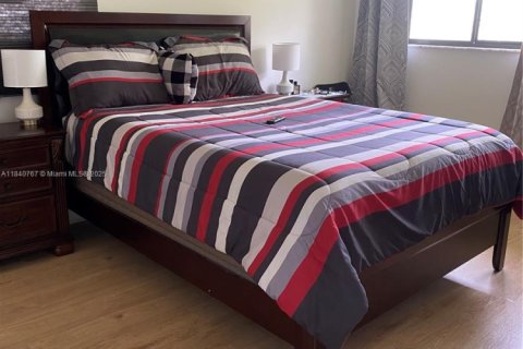 Купить кондоминиум в Тамарак, Флорида 2 спальни, 76.83м2, № 1958031 - фото 14