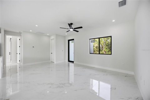 Villa ou maison à louer à Port Charlotte, Floride: 3 chambres, 121.52 m2 № 2406428 - photo 6