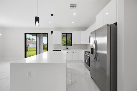Villa ou maison à louer à Port Charlotte, Floride: 3 chambres, 121.52 m2 № 2406428 - photo 14